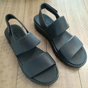 Skechers Luxe Foam Black Sandals NWOT Womens Size 9